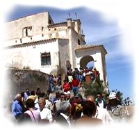Quinto - Imagen de la ermita de Bonastre en su día grande, Abril de 1996