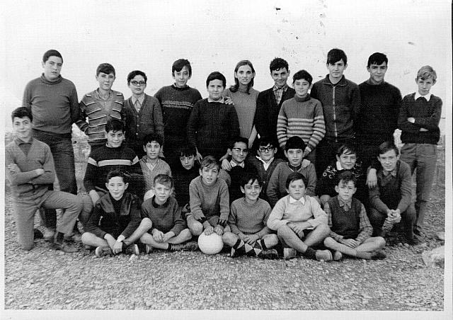 1970 alumnos del colegio de quinto