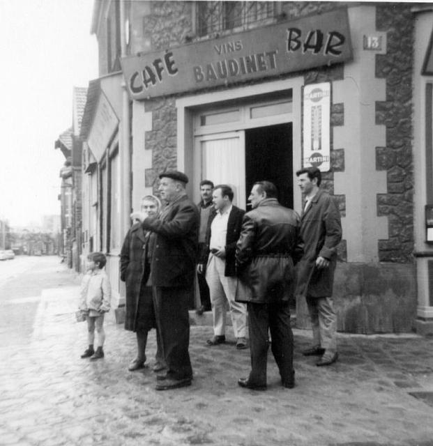 1960s Cafe Bar Baudinet de Constancia en Francia
