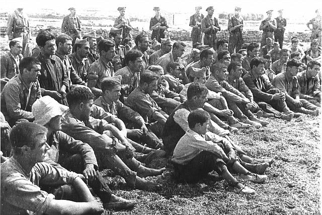 Quinto 1937 Agosto 27 Centelles Prisioneros Nacionales Loma Cornero