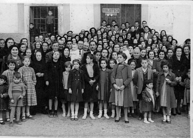 1937 foto de grupo en la biblioteca