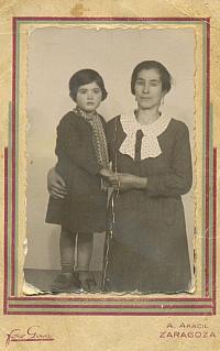 1930s carmen con una tia