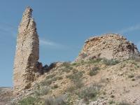Castillo de Matamala solo queda el muro encima de la ermita (2001)