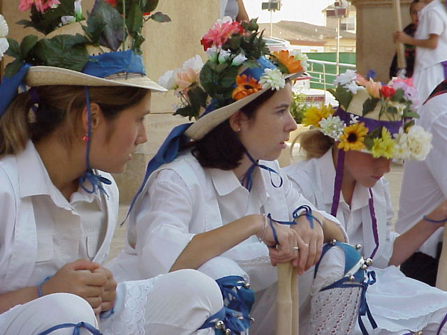Palos y casta�uelas del Dance de Quinto